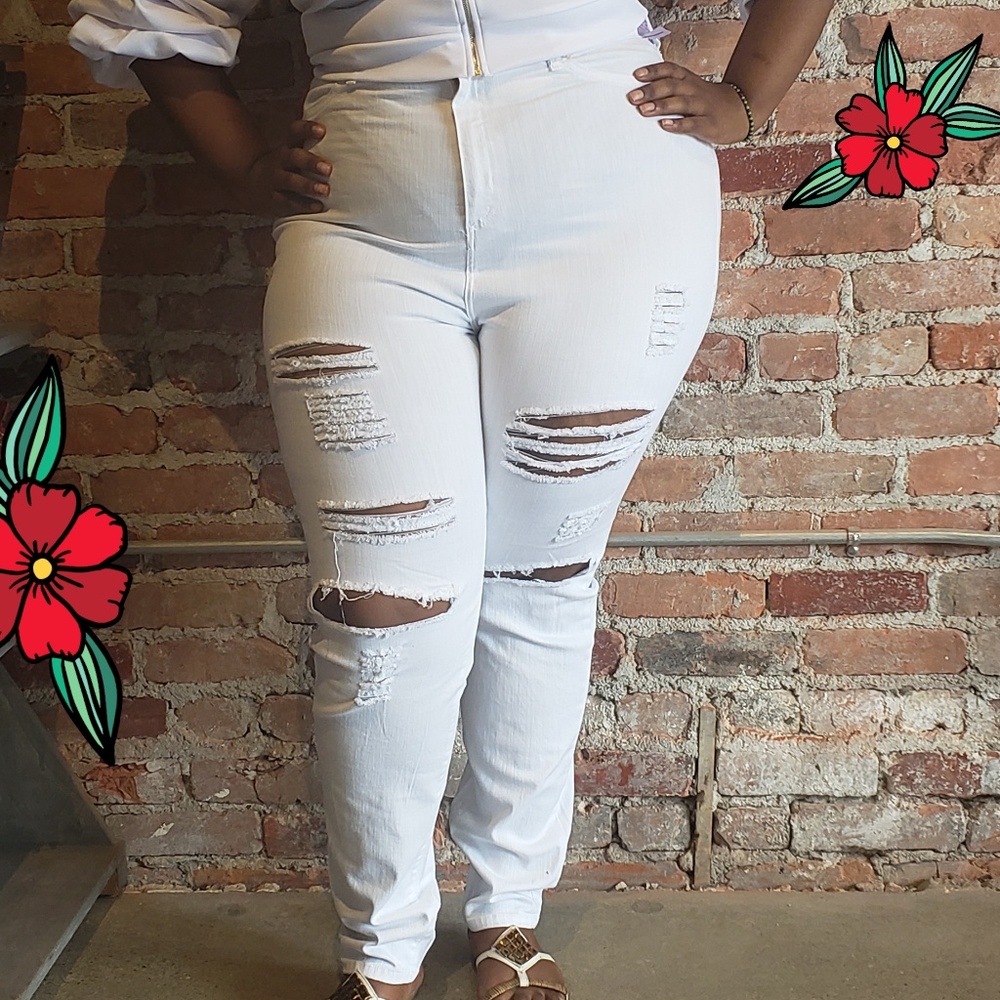 Distressed White Jean